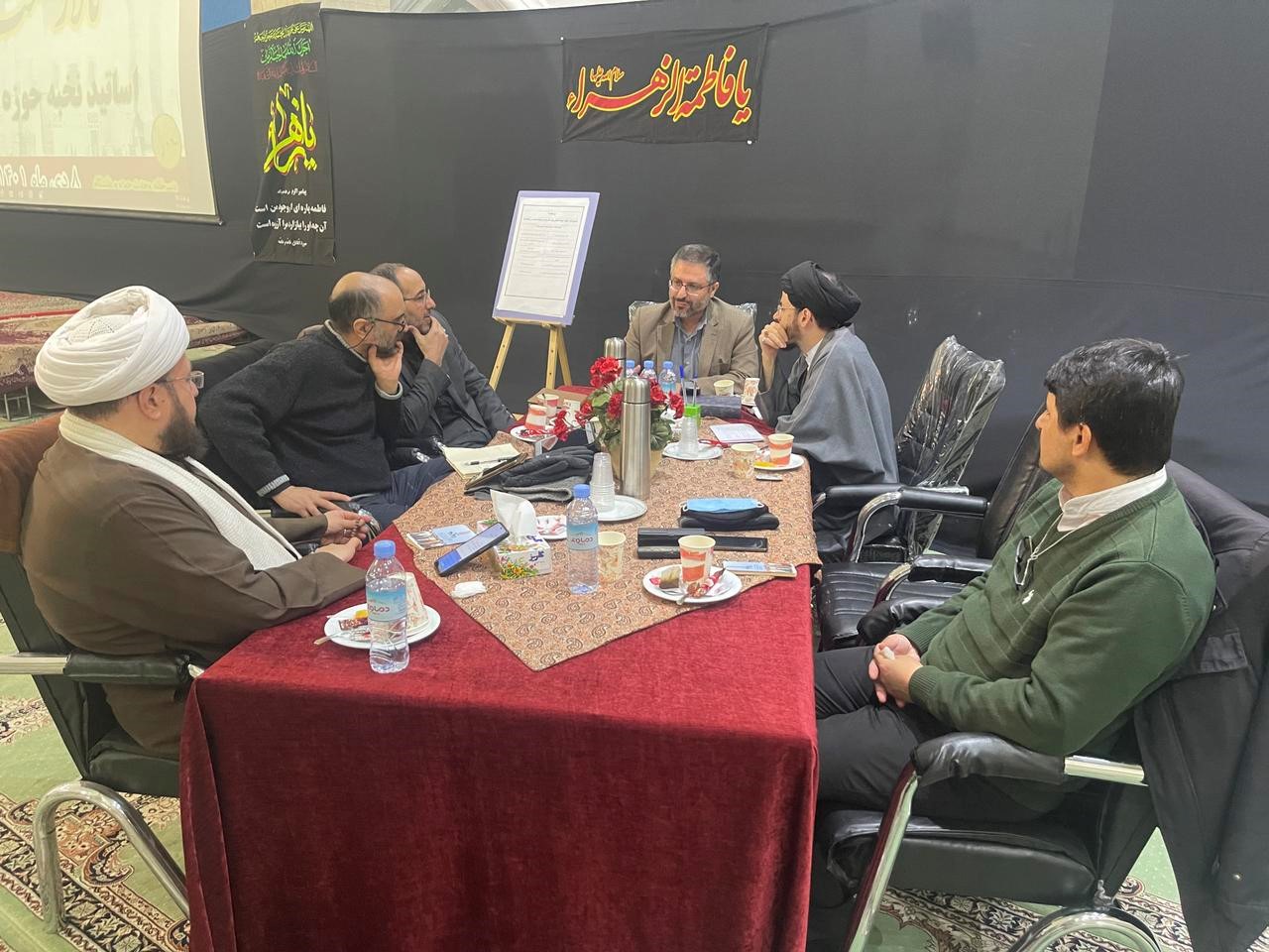 برپایی اولین تالار گفتگو اساتید نخبه حوزه ودانشگاه در مشهد برپایی اولین تالار گفتگو اساتید نخبه حوزه ودانشگاه در مشهد