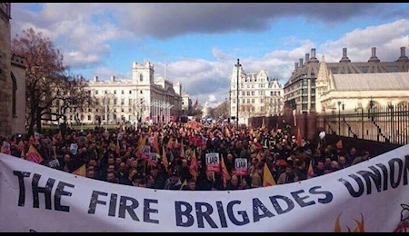آتش نشانان در انگلیس بار دیگر اعتصاب می‌کنند