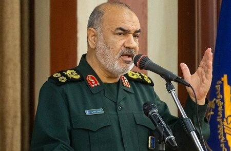 امام خمینی موازنه قوای جهانی را به چالش کشید و اعتبار ملی و مذهبی و عظمت اسلام را به ملت ما بازگرداند