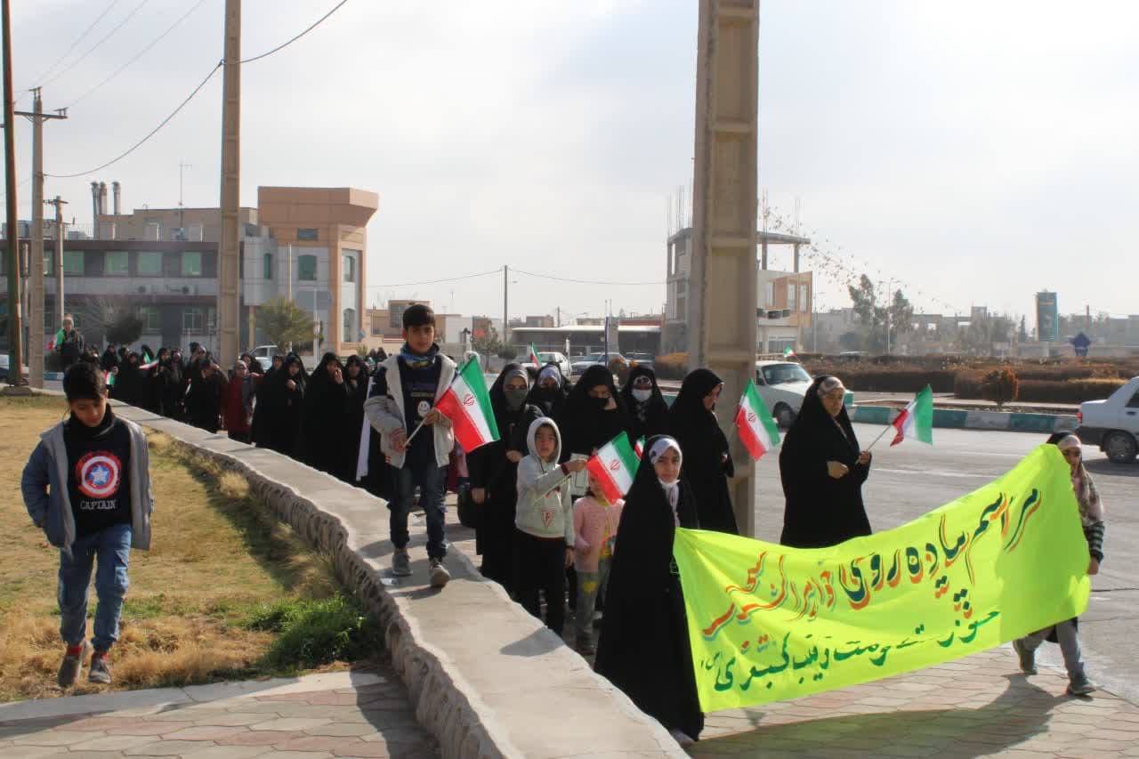برگزاری همایش پیاده روی بانوان بسیجی مهریز