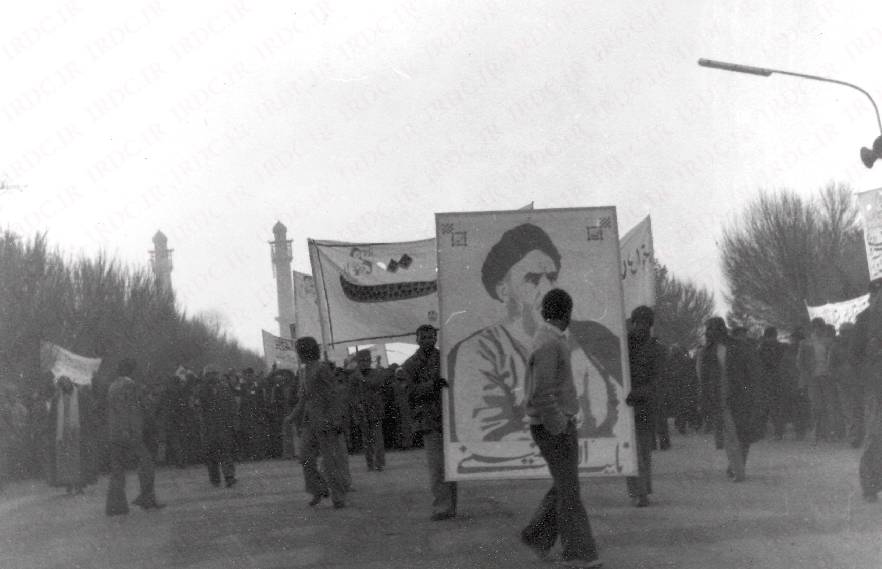۱۲ بهمن ۱۳۵۷