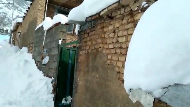 بارش برف و خسارت به زیرساخت های فریدونشهر