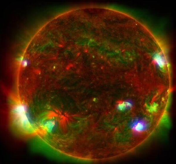 حاجی // ناسا عکسی از پرتو‌های پنهان خورشید منتشر کرد