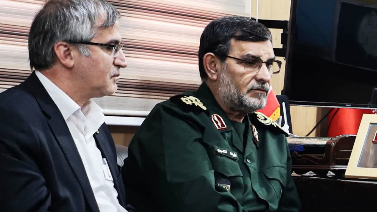 دیدار مدیر عامل شرکت نفت و گاز پارس با فرمانده نیروی دریایی سپاه دیدار مدیر عامل شرکت نفت و گاز پارس با فرمانده نیروی دریایی سپاه