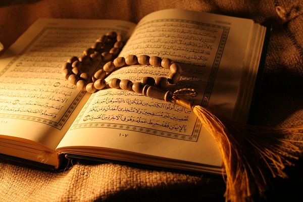 کرسی تلاوت قرآن اذان گاهی در امامزاده عبدالله (ع) همدان برگزار می‌شود