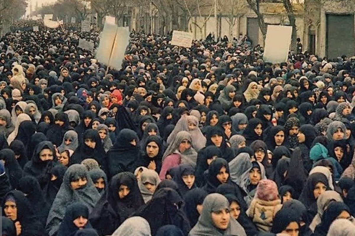 نقش زنان مشهد در انقلاب اسلامی، به روایت اسناد آستان قدس رضوی نقش زنان مشهد در انقلاب