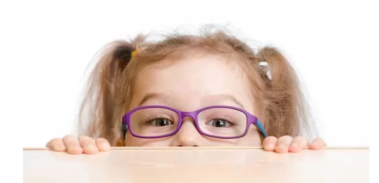 تاخیر نزدیک بینی در کودکان با قطره چشمی جدید تاخیر نزدیک بینی در کودکان با قطره چشمی جدید