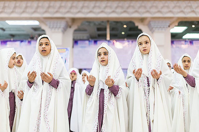 جشن دانش آموزان برای رسیدن به سن تکلیف