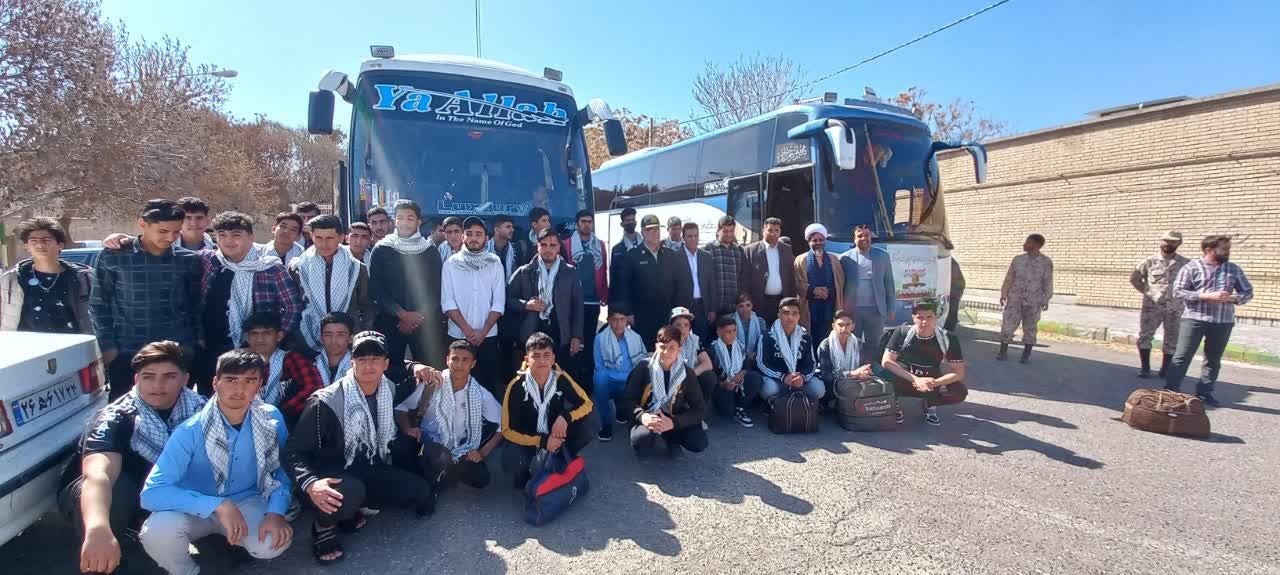 اعزام کاروان راهیان نور شهرستان باخرز به مناطق عملیاتی جنوب