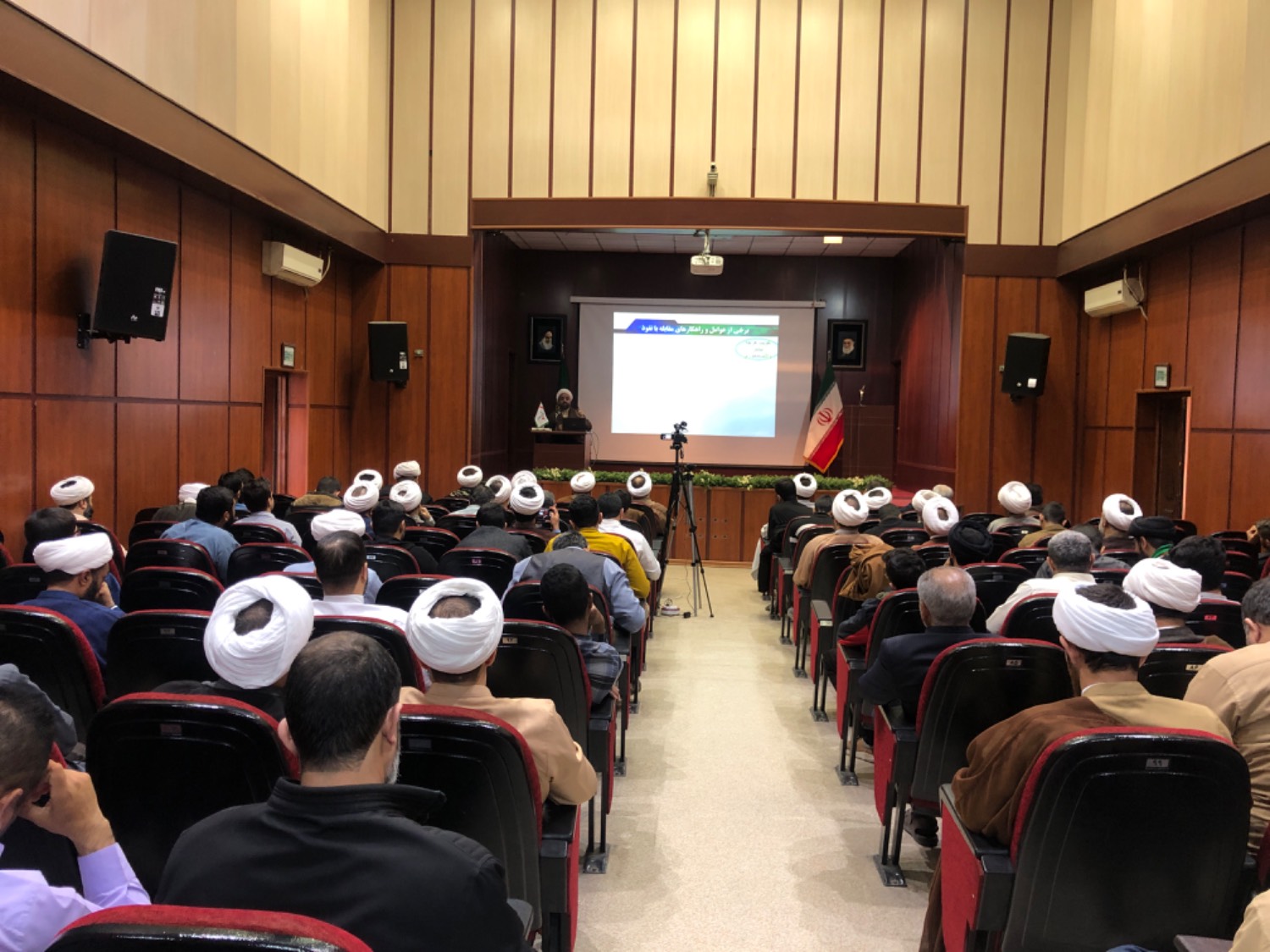 دوره توانمند سازی فرماندهان حوزه‌ها و‌ پایگاه‌های بسیج طلاب و روحانیان کشور