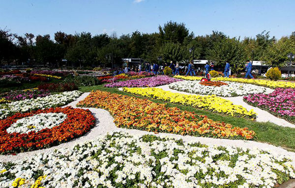 کاشت بیش از ۳۰۰ نوع گل در باغ گل‌های اصفهان