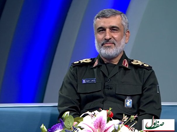 رونمایی از موشک کروز پاوه با برد ۱۶۵۰ کیلومتر رونمایی از موشک کروز پاوه با برد ۱۶۵۰ کیلومتر