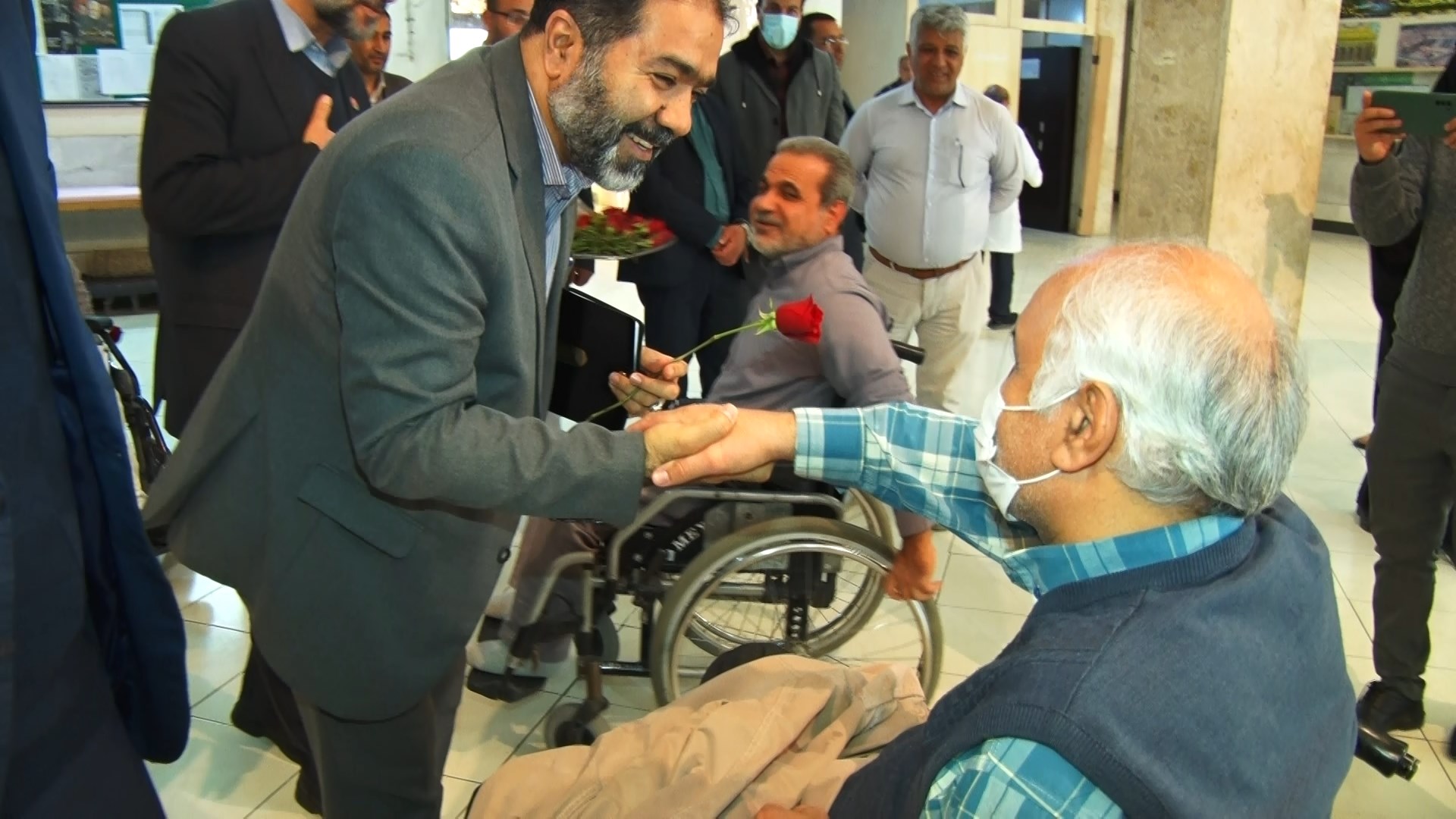 دیدار استاندار با جانبازان دفاع مقدس در آسایشگاه شهید مطهری دیدار استاندار با جانبازان دفاع مقدس در آسایشگاه شهید مطهری