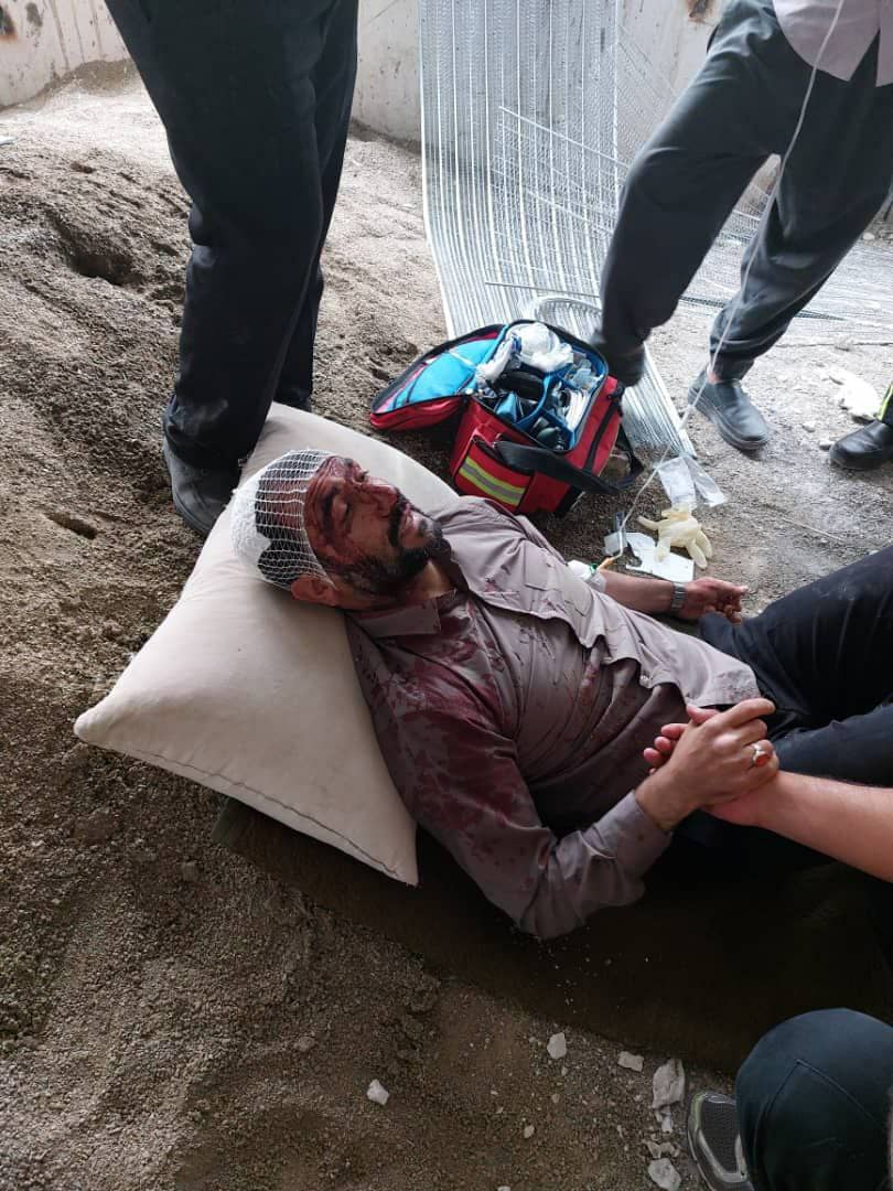 مجروحیت شهردار ناحیه ۳ منطقه ۱۹ در برخورد با متخلفان ساختمانی مجروحیت شهردار ناحیه ۳ منطقه ۱۹ در برخورد با متخلفان ساختمانی