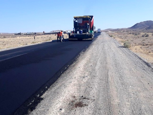 اتمام عملیات روکش آسفالت به طول بیش از ۳ کیلومتر از محور بشرویه- ارسک
