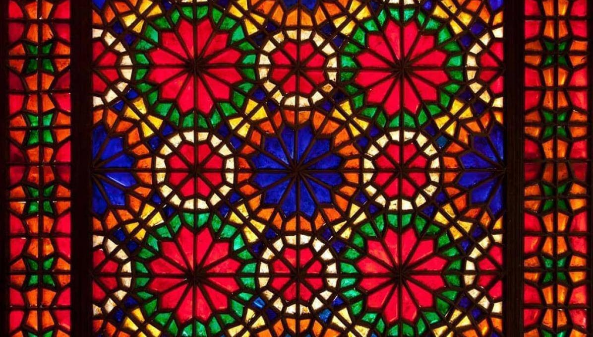 نور ورنگ وشیشه در معماری ایرانی