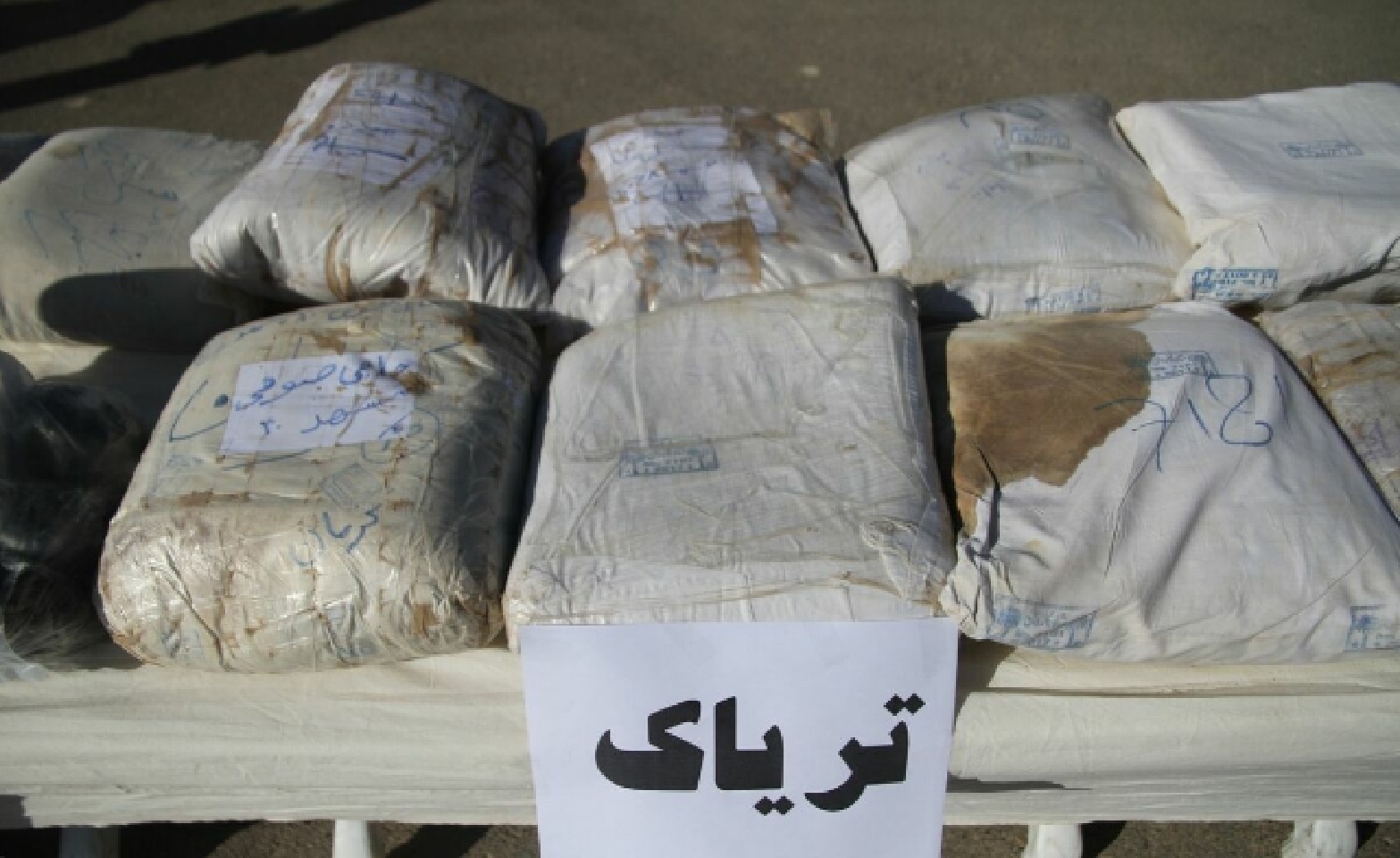 ناکامی قاچاقچی در انتقال ۱۹۰ کیلو تریاک در ممسنی