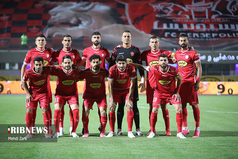 ترکیب تیم فوتبال پرسپولیس 
حامد لک، سید جلال حسینی، علی نعمتی، رامین رضاییان، علی شجاعی، میلا سرلک، کمال کامیابی نیا، احسان پهلوان، مهدی ترابی، امید عالیشاه و شرزود تمیروف