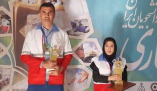 تندیس ملی «فداکاری» در دستان ۲ جوان گیلانی