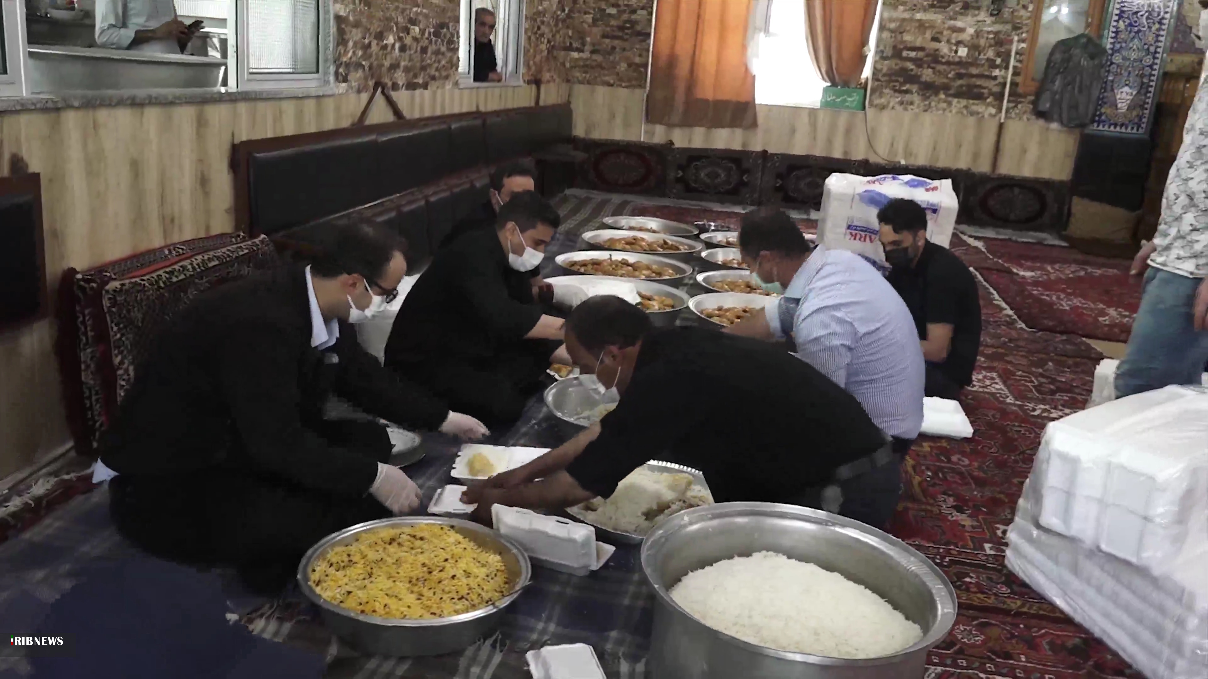 توزیع هزاران پرس غذا میان نیازمندان آذربایجان شرقی توزیع هزاران پرس غذا میان نیازمندان آذربایجان شرقی