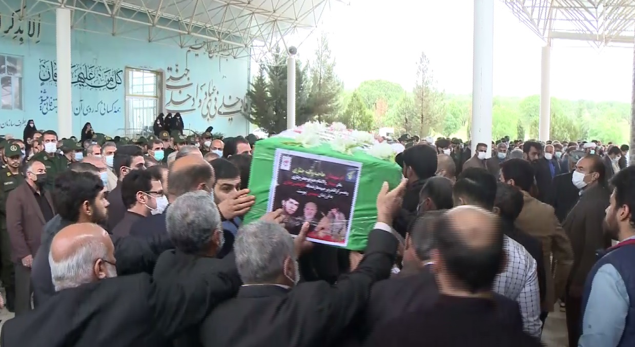 تشییع و خاکسپاری پیکر مادر شهیدان چناری تشییع و خاکسپاری پیکر مادر شهیدان چناری