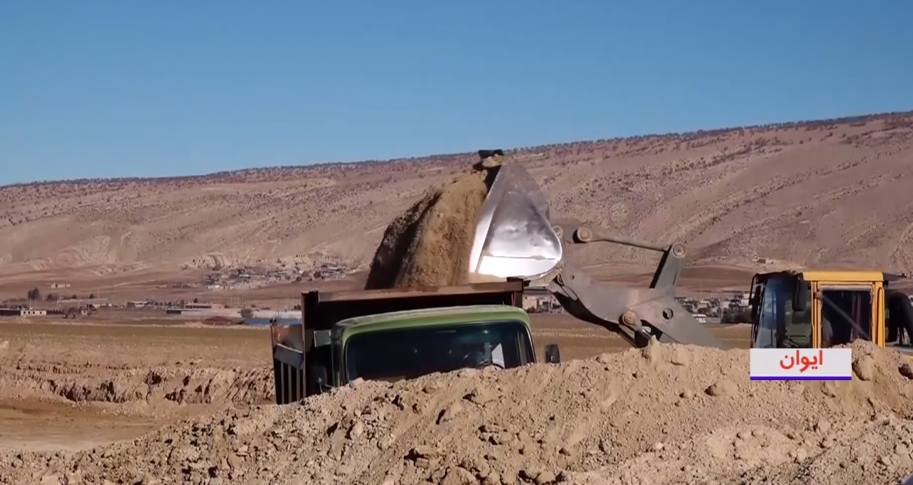 انتظار برای تکمیل کنارگذر شهر ایوان انتظار برای تکمیل کنارگذر شهر ایوان