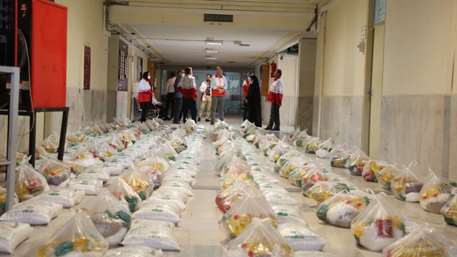 توزیع ۳۳۳۷ سبد معیشتی توسط خانههای هلال البرز توزیع ۳۳۳۷ سبد معیشتی توسط خانههای هلال البرز