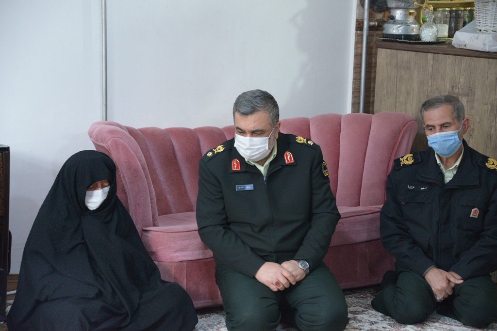 سردار اشتری: سرکشی به خانواده شهدا وظیفه، و خدمت به این بزرگواران باعث افتخار است