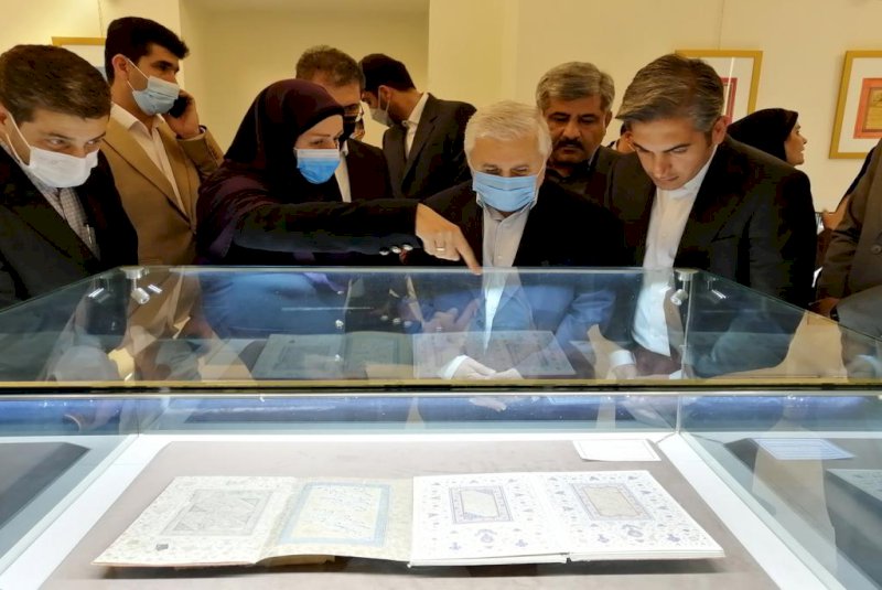 گشایش نمایشگاه گلشن بهار در کاخ گلستان