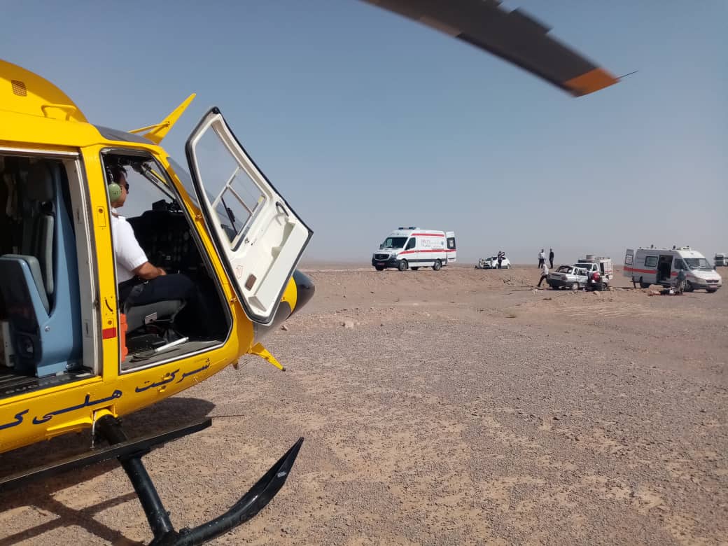 پرواز بالگرد برای نجات حادثه دیدگان در اردکان