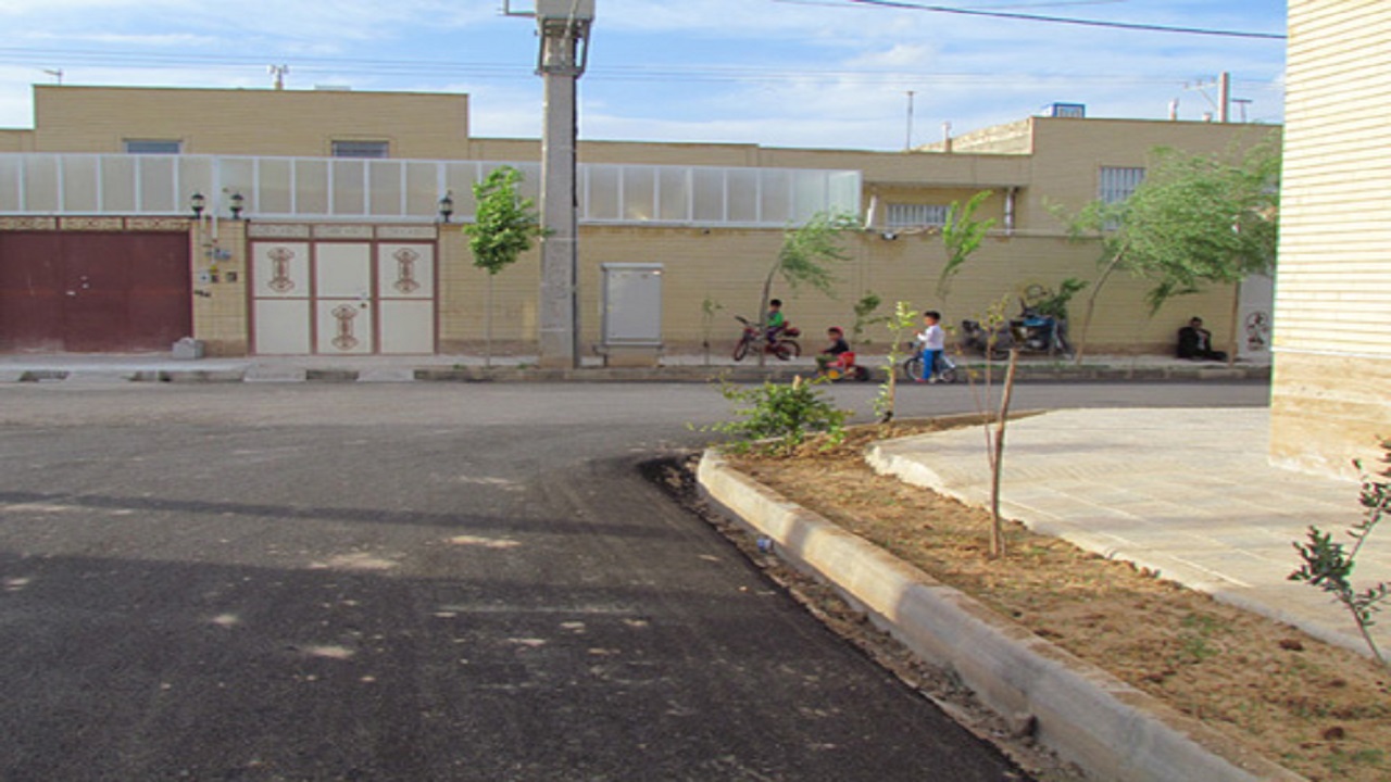 قیرپاشی و آسفالت معابر کوی عین دو اهواز قیرپاشی و آسفالت معابر کوی عین دو اهواز