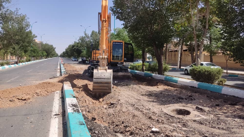 فرونشست زمین در خیابان مطهری یزد فرونشست زمین در خیابان مطهری یزد