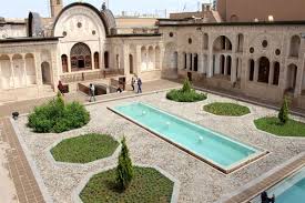 تعطیلی بنا‌های تاریخی کاشان به دلیل آلودگی هوا