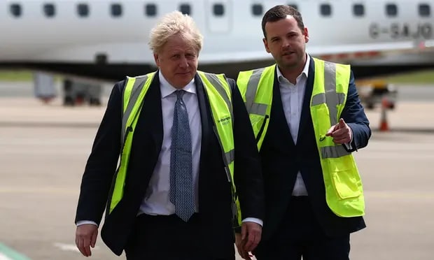 ریزش اعتماد به نخست وزیر انگلیس ریزش اعتماد به نخست وزیر انگلیس