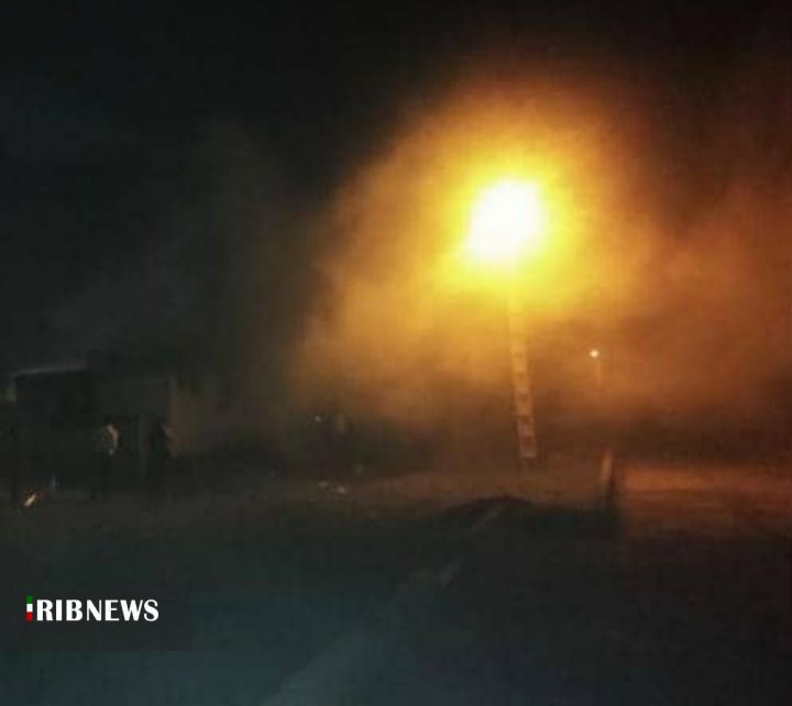 اتشسوزی کانکسهای خوابگاه دخترانه در بم اتشسوزی کانکسهای خوابگاه دخترانه در بم