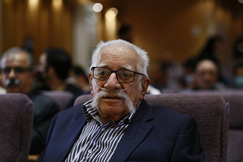 بی مهری را کنار بگذاریم، شاگرد پرورش بدهیم