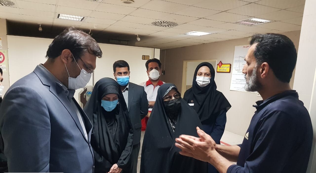 عیادت معاون رئیس جمهور در امور زنان از مصدومین حادثه متروپل