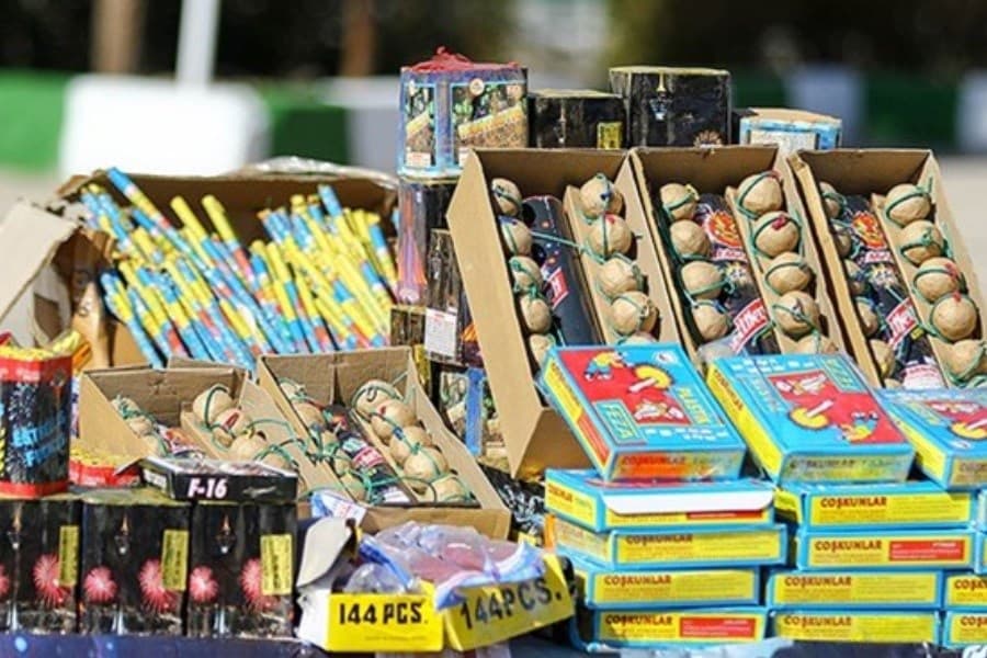 کشف انبار و کارگاه تولیدی مواد محترقه دست ساز در کاشمر