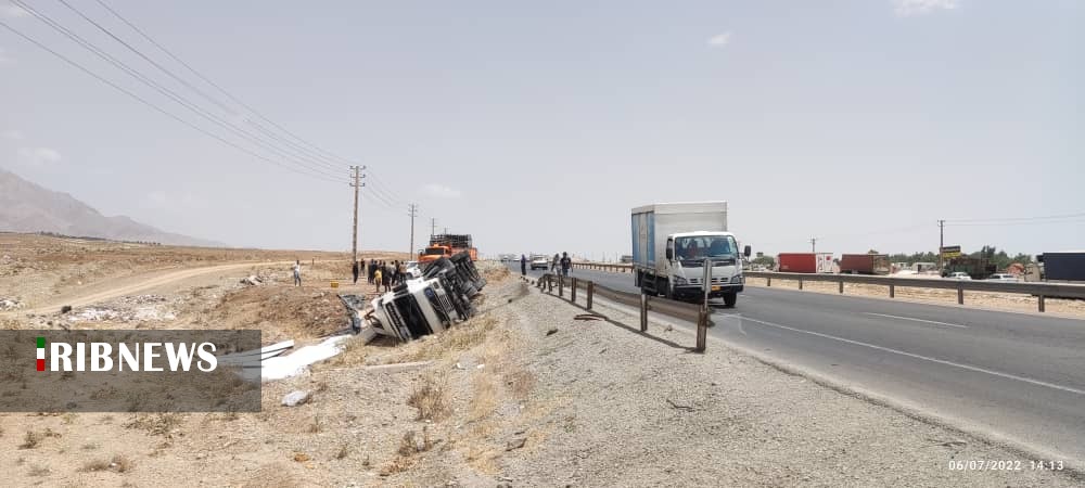 واژگونی تریلر در محور فیروزکوه به دماوند. واژگونی تریلر در محور فیروزکوه به دماوند.