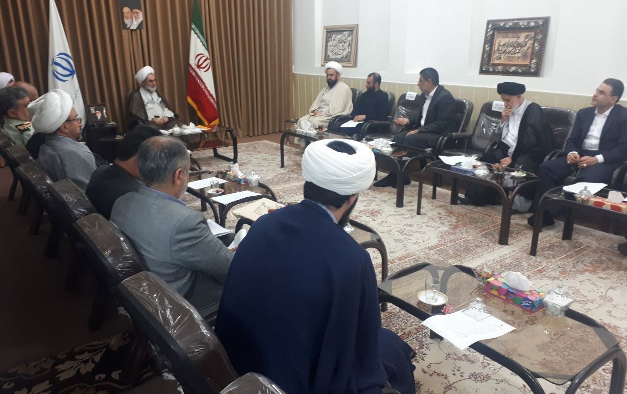 تبدیل نمازجمعه به پایگاه حضور مردم برای حل مشکلات