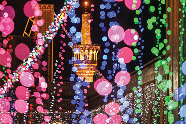 فضاآرایی ویژه صحن و سرای رضوی در دهه ولایت