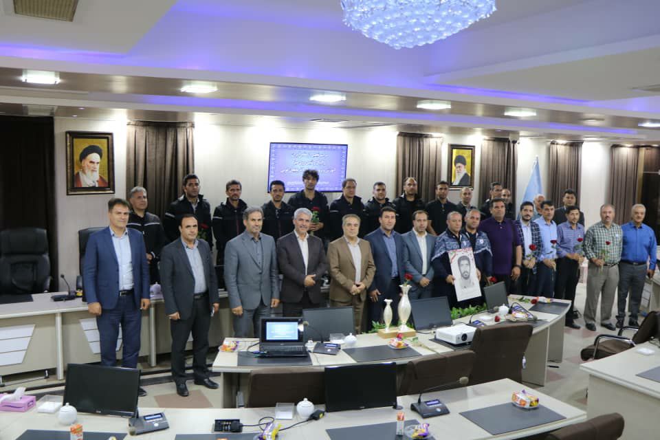 تجلیل از فرهنگیان مدال آور در مسابقات والیبال قهرمانی کشور