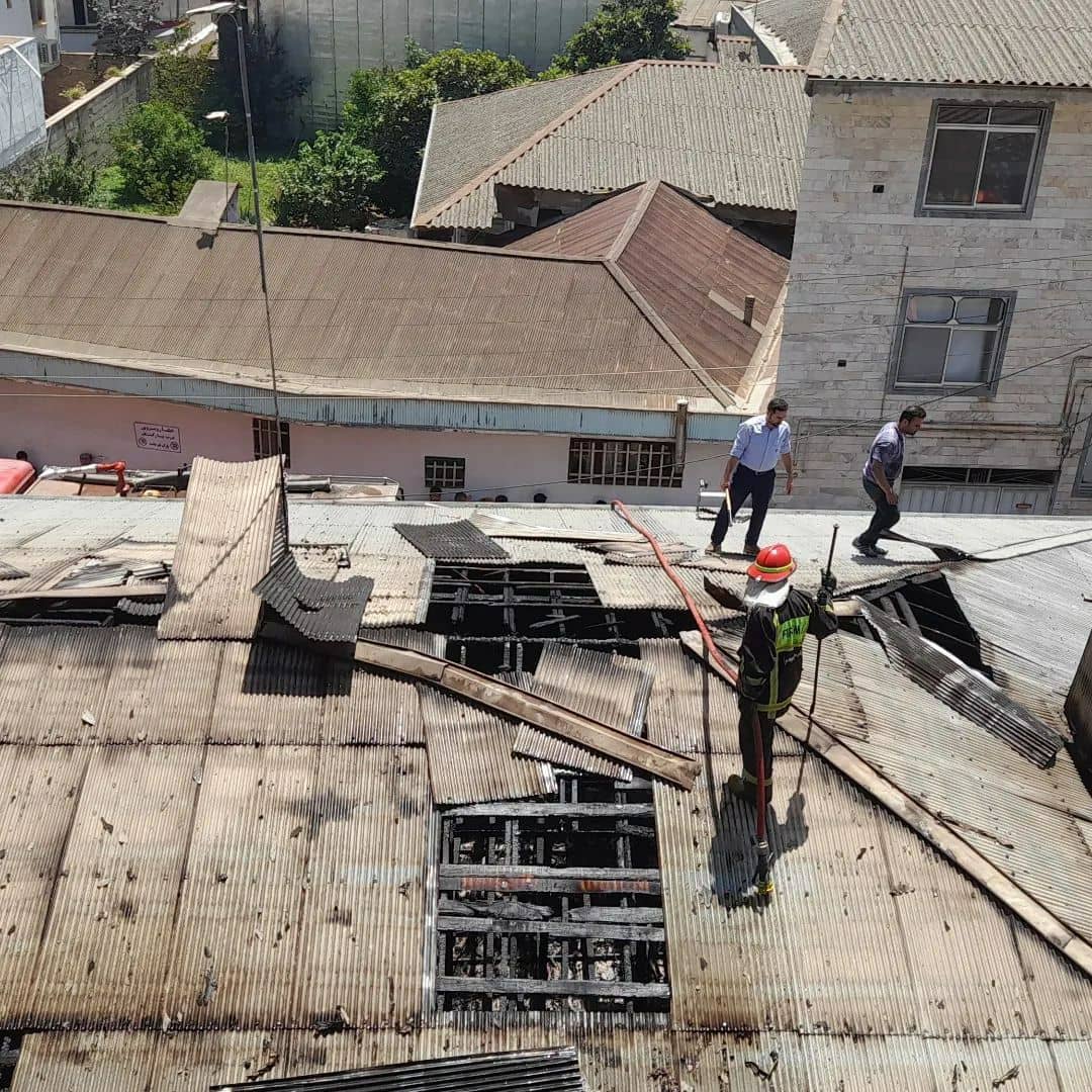 مهار آتش سوزی یک منزل ویلایی در صومعه سرا