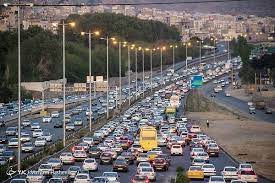 ترافیک سنگین در آزادراه قزوین - کرج ترافیک سنگین در آزادراه قزوین - کرج