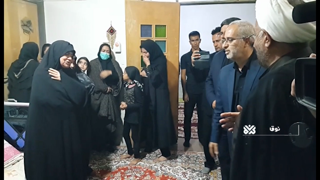 دلجویی استاندار کرمان ازخانواده های حادثه کشتار احمد آباد رفسنجان دلجویی استاندار کرمان ازخانواده های حادثه کشتار احمد آباد رفسنجان