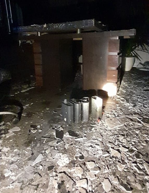 انفجار و آتش سوزی در اثر بی احتیاطی نقاش در نیشابور انفجار و آتش سوزی در اثر بی احتیاطی نقاش در نیشابور