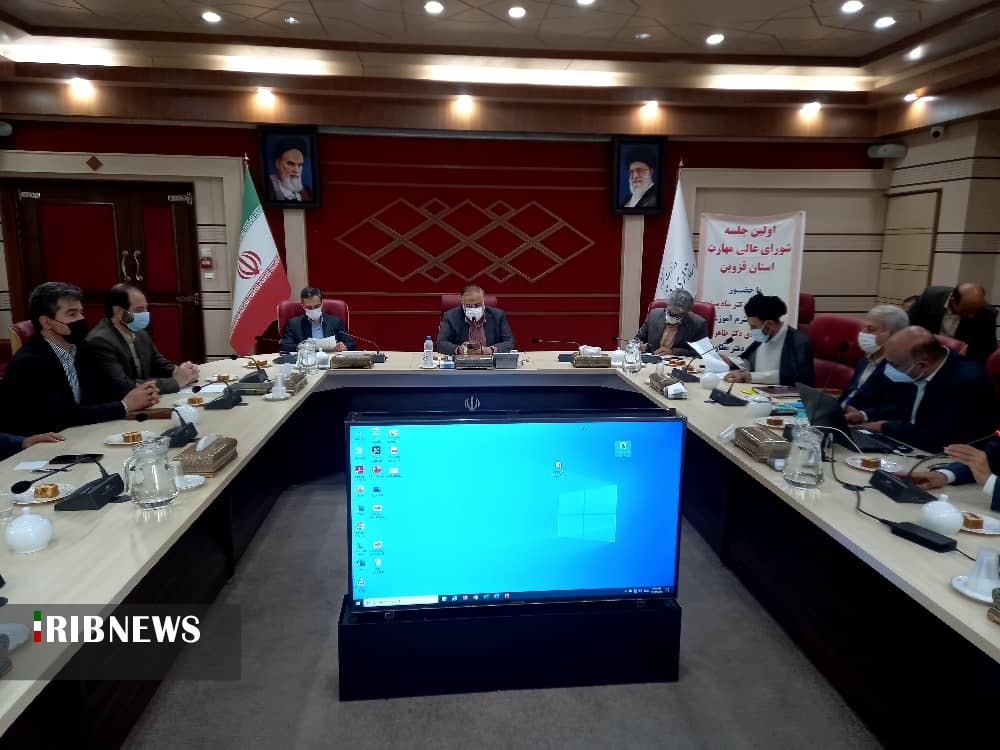 فعالیت بیش از ۵ هزار مربی برای مهارت آموزی هنرجویان فعالیت بیش از ۵ هزار مربی برای مهارت آموزی هنرجویان