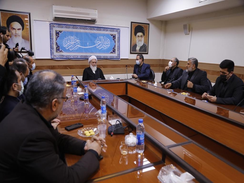 دستگاه‌ها از مانع تراشی و سنگ اندازی پیش پای سرمایه گذاران خودداری کنند