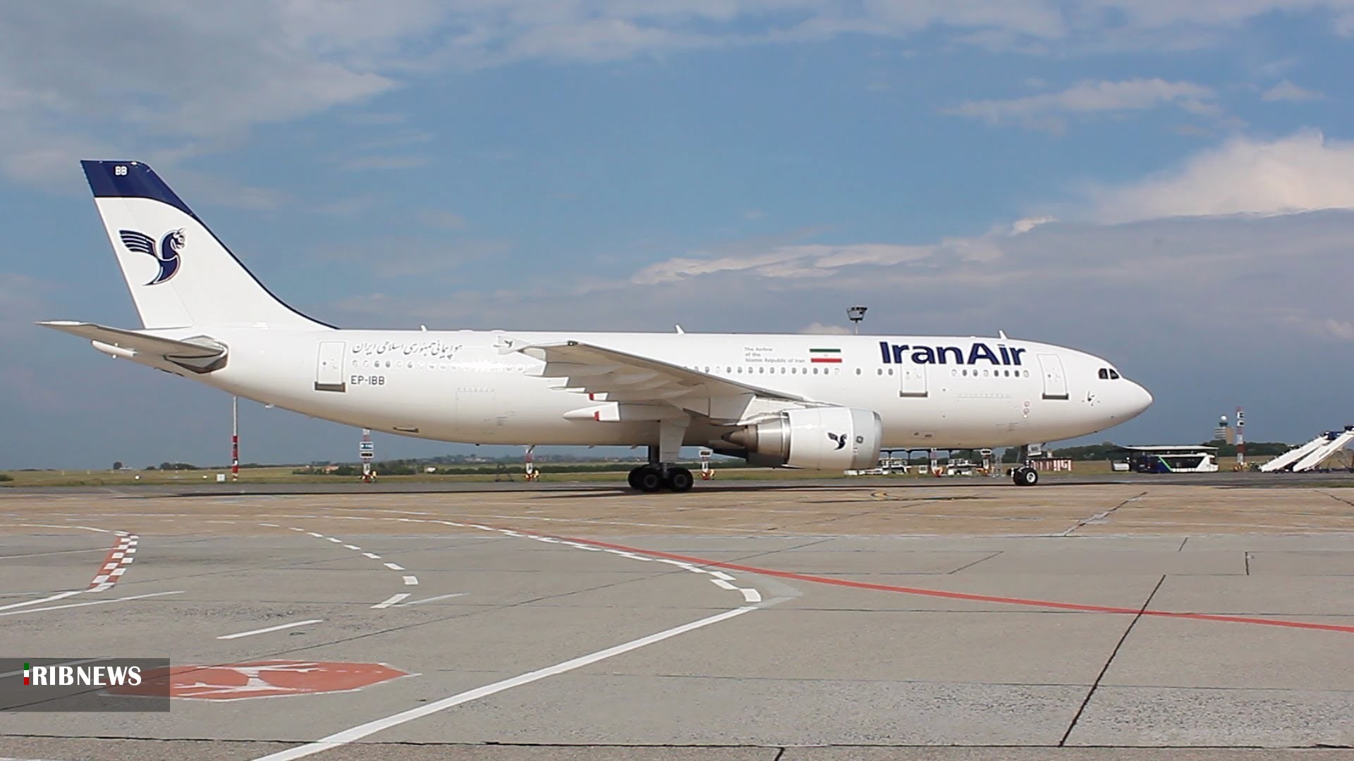 شکسته شدن گیره داخلی هواپیمای ایران ایر هنگام نشست