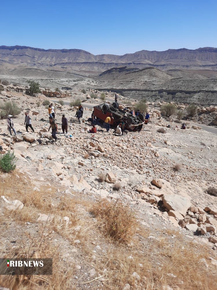 حادثه سقوط مینی بوس به دره در استان بوشهر چند کشته و مجروح داشت